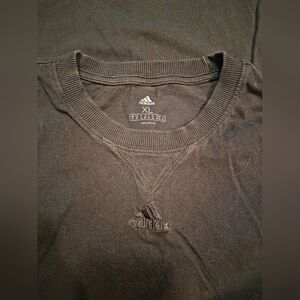 Men's adidas all szn back small embroidered logo tee size XL